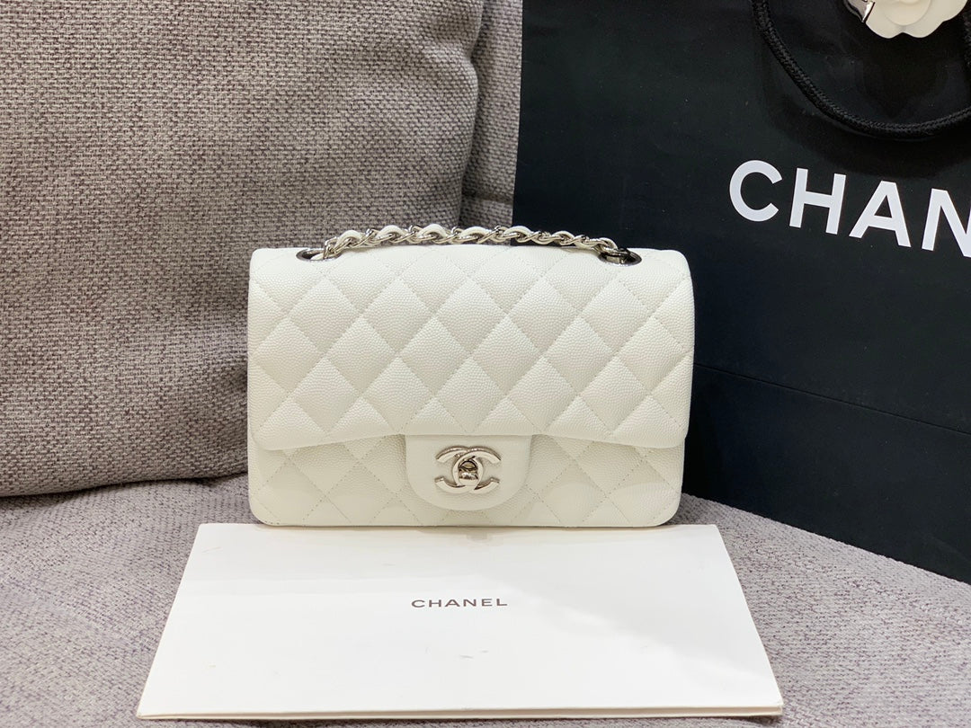 mini sac à rabat 20 cm caviar blanc matériel argenté
