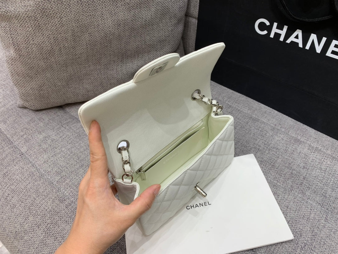 mini sac à rabat 20 cm caviar blanc matériel argenté