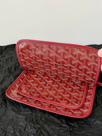 Portefeuille de poche Plumet 20 pouces en toile Goyardine rouge classique et garniture en cuir d'agneau