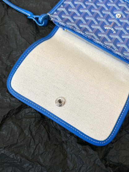 Portefeuille de poche Plumet 20 en toile Goyardine bleu saphir et garniture en cuir d'agneau