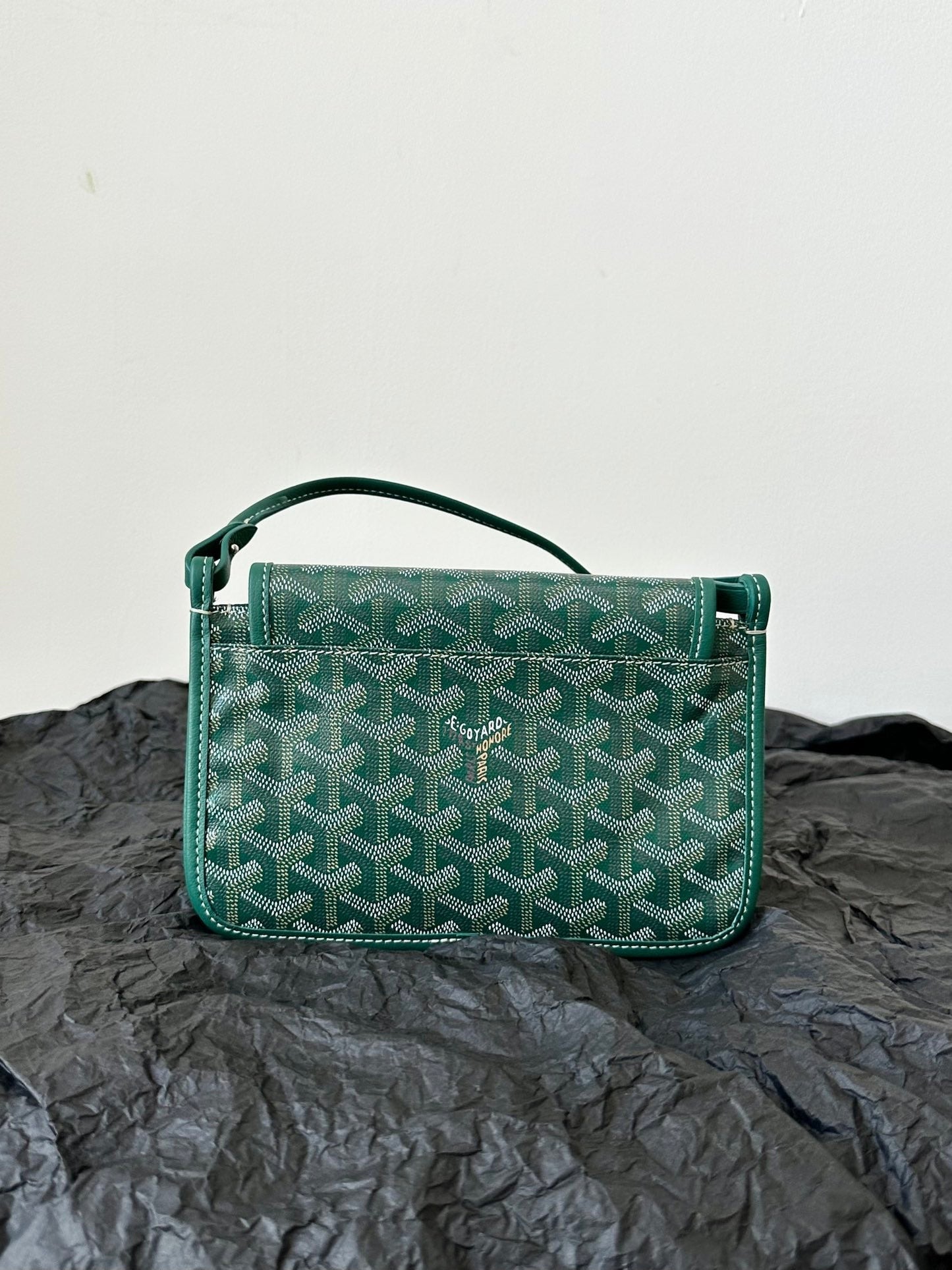 PORTEFEUILLE PLUMET POCKET 20 EN TOILE GOYARDINE VERTE ET GARNITURE AGNEAU