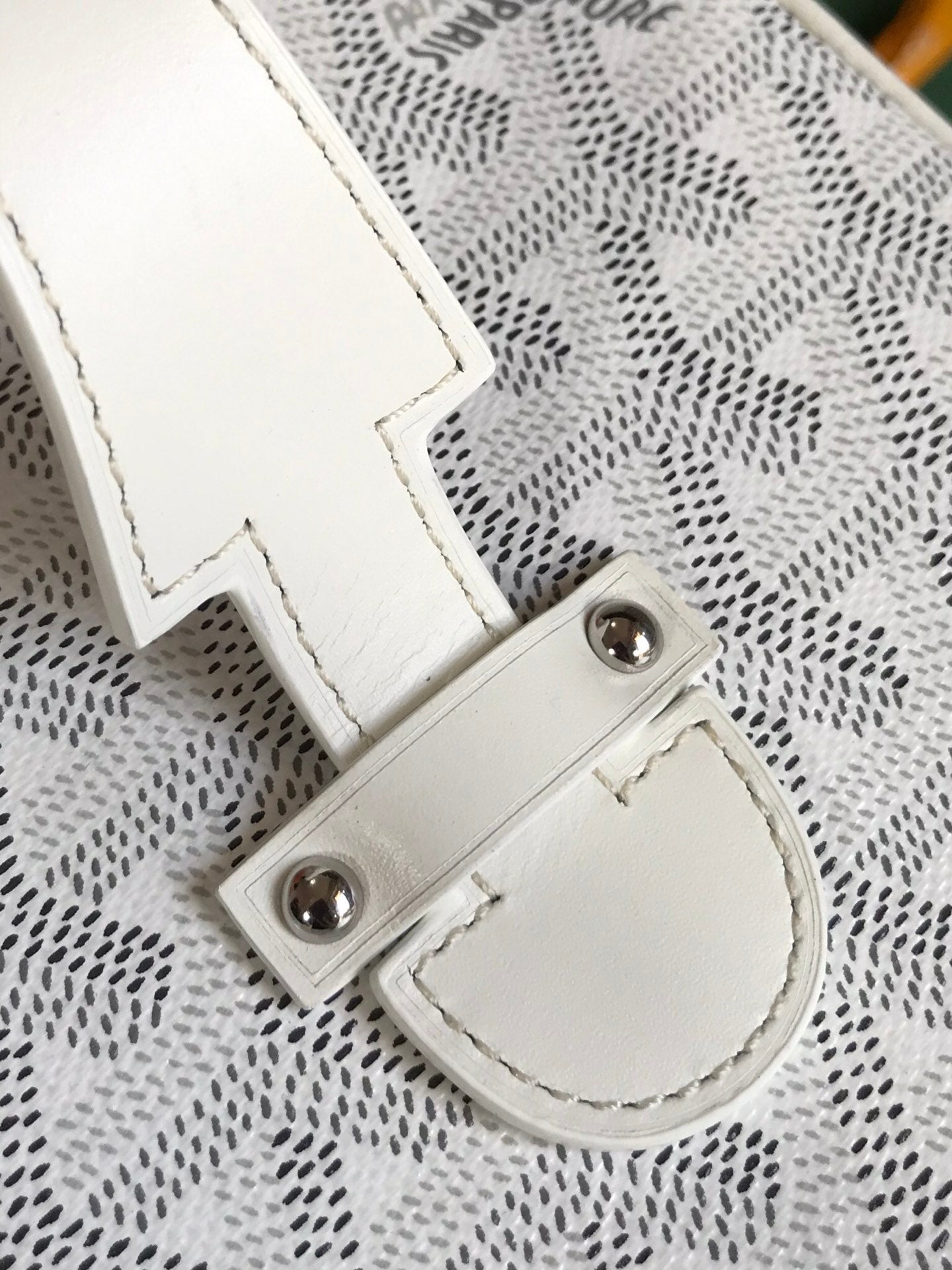 Trousse de toilette Muse 20 en toile Goyardine blanche