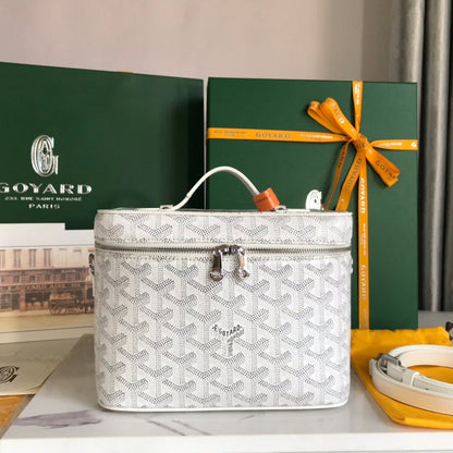Trousse de toilette Muse 20 en toile Goyardine blanche