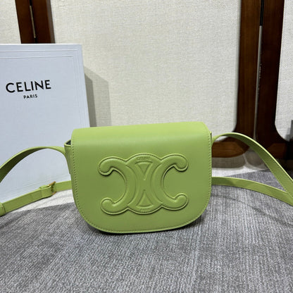FOLCO CUIR TRIOMPHE 18 EN CUIR DE VEAU VERT INCHWORM