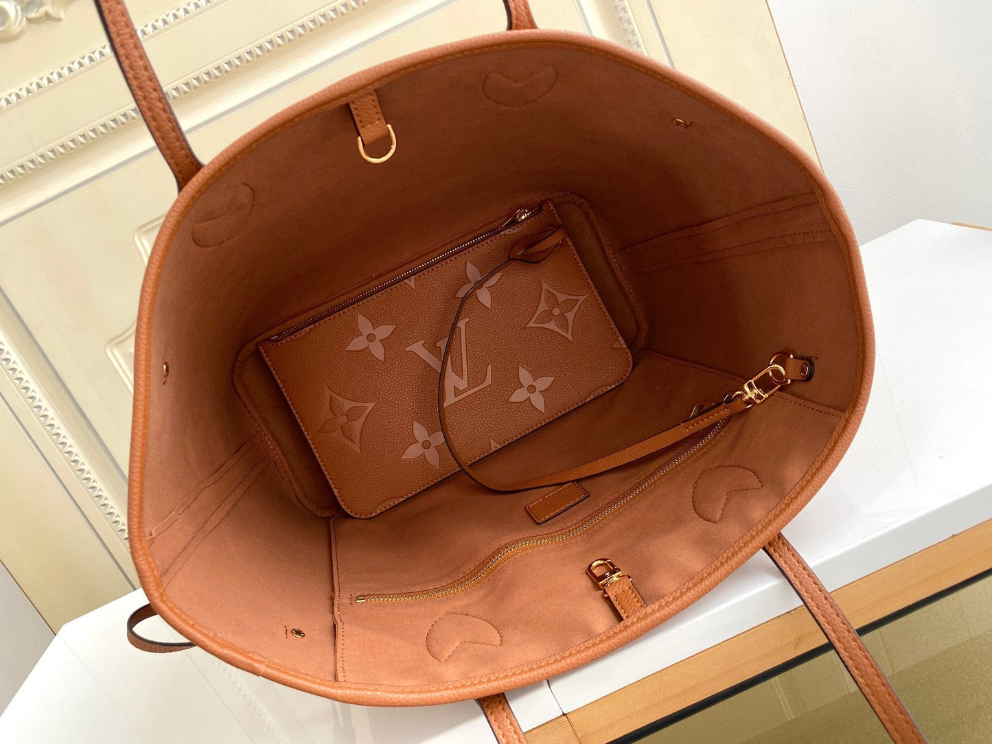 NEVERFULL MM 32 CUIR MARRON MONOGRAMME EMPREINTE 