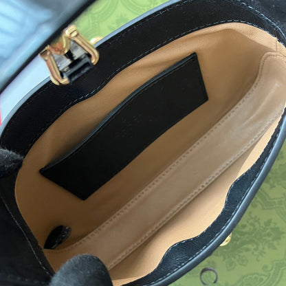 gg jackie mini 19 cm en cuir de veau noir avec chaîne