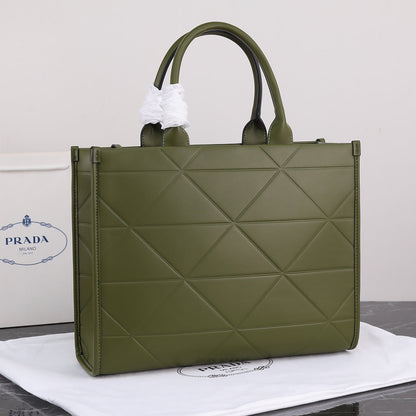 PRA ラージ 39 トートバッグ オリーブグリーン カーフスキン ゴールド金具