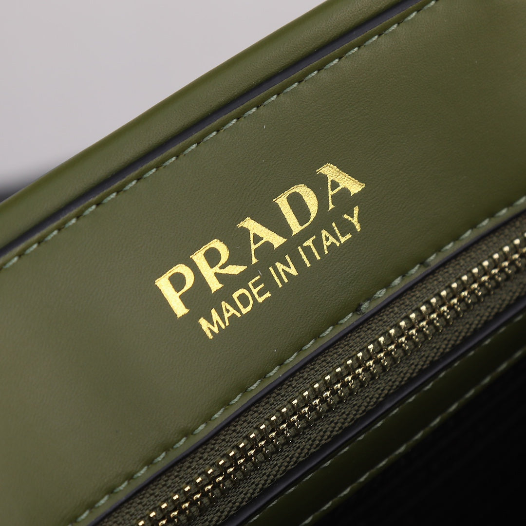 PRA ラージ 39 トートバッグ オリーブグリーン カーフスキン ゴールド金具