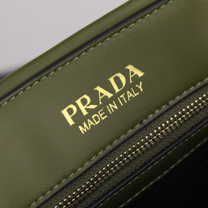 PRA ラージ 39 トートバッグ オリーブグリーン カーフスキン ゴールド金具
