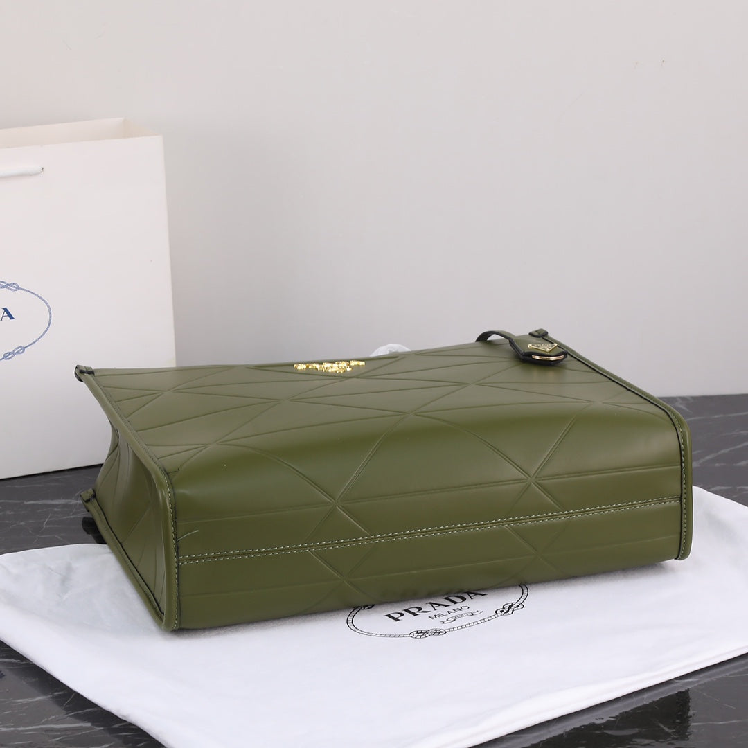 PRA ラージ 39 トートバッグ オリーブグリーン カーフスキン ゴールド金具