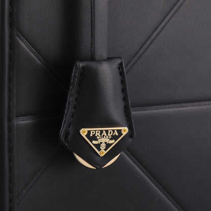 Grand sac fourre-tout Pra 39 en cuir de veau noir et métal doré