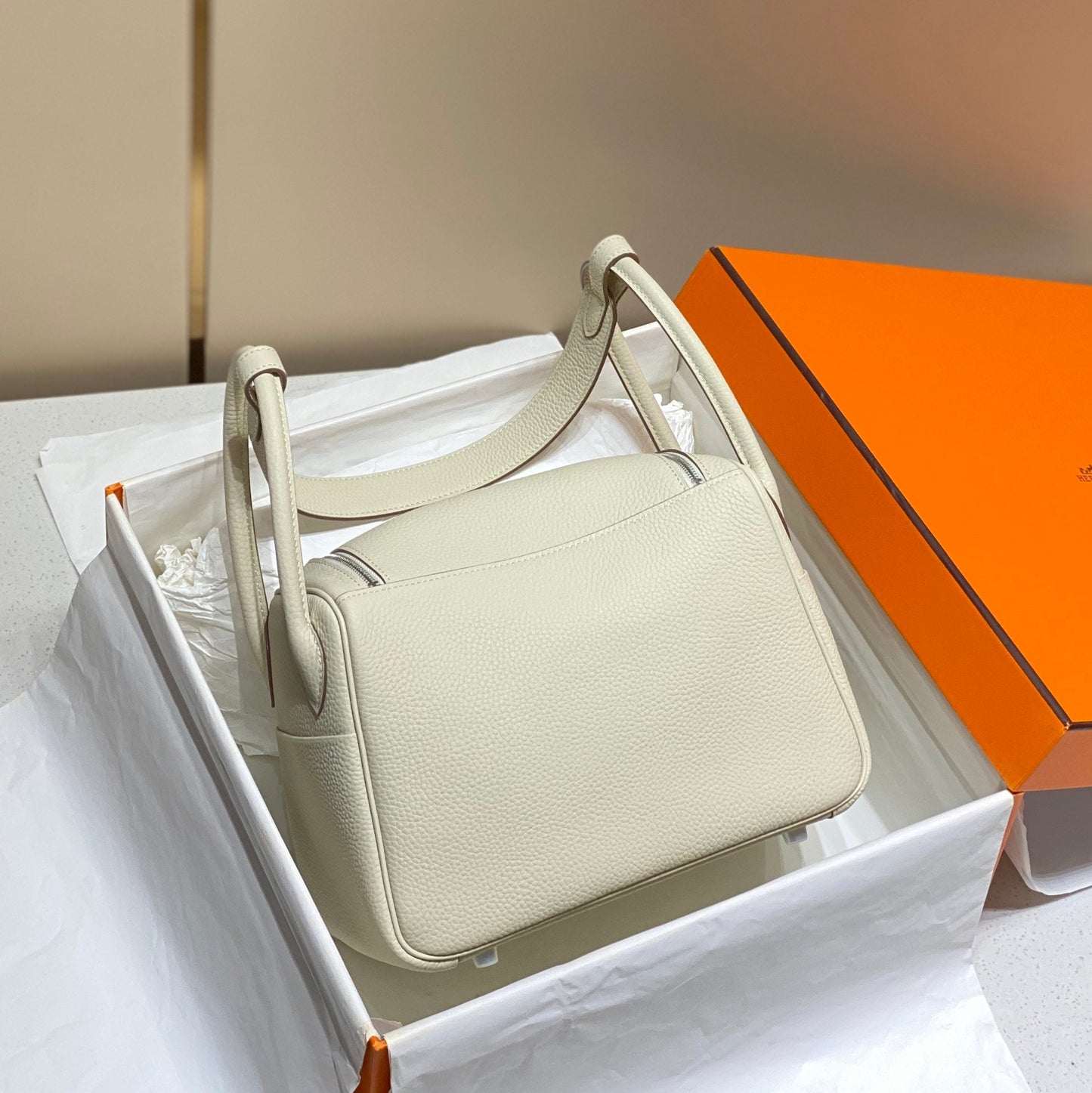 SAC HM LINDY 26 EN CUIR TAURILLON CLEMENCE BLANC