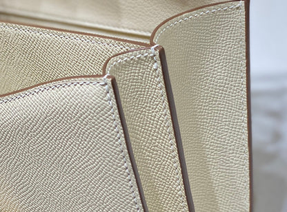 Constance 24 cuir Epsom blanc et quincaillerie argentée