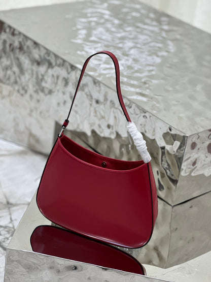 SAC À BANDOULIÈRE EN CUIR BROSSÉ ROUGE FONCÉ CLEO 27 