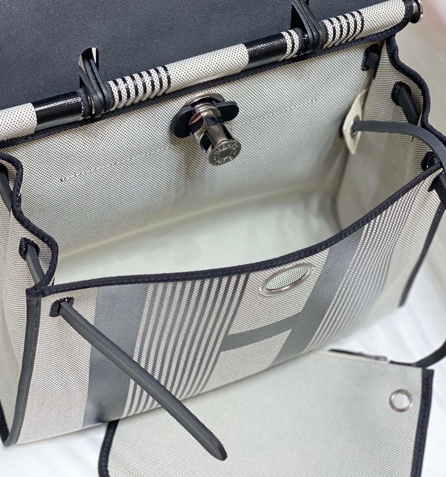 Herbag 31 Toile Blanc Noir Toile Cuir de vachette noir