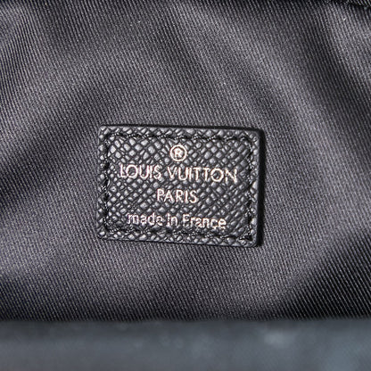 SAC À BANDOULIÈRE AVENUE 31 EN CUIR TAIGA NOIR
