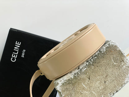 SAC OVALE 16 EN CUIR DE VEAU LISSE BEIGE CRÈME