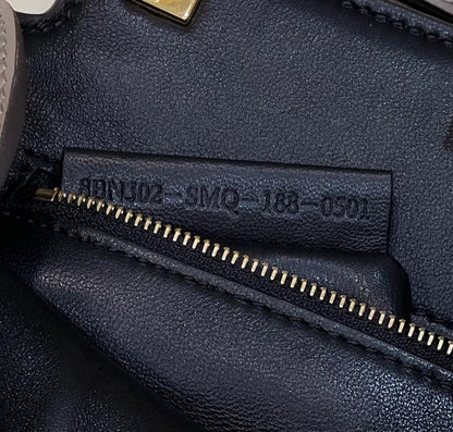 FENDI PEEKABOO 27 EN CUIR DE VEAU MARRON CAMEL AVEC QUINCAILLERIE DORÉ