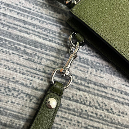 POCHETTE MARMONT 30 EN CUIR D'AGNEAU VERT MILITAIRE