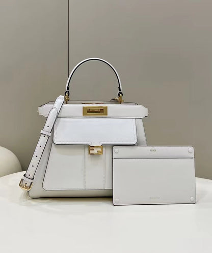 SAC FENDI PEEKABOO 33 EN CUIR DE VEAU BLANC AVEC BANDOULIÈRE ET QUINCAILLERIE DORÉ