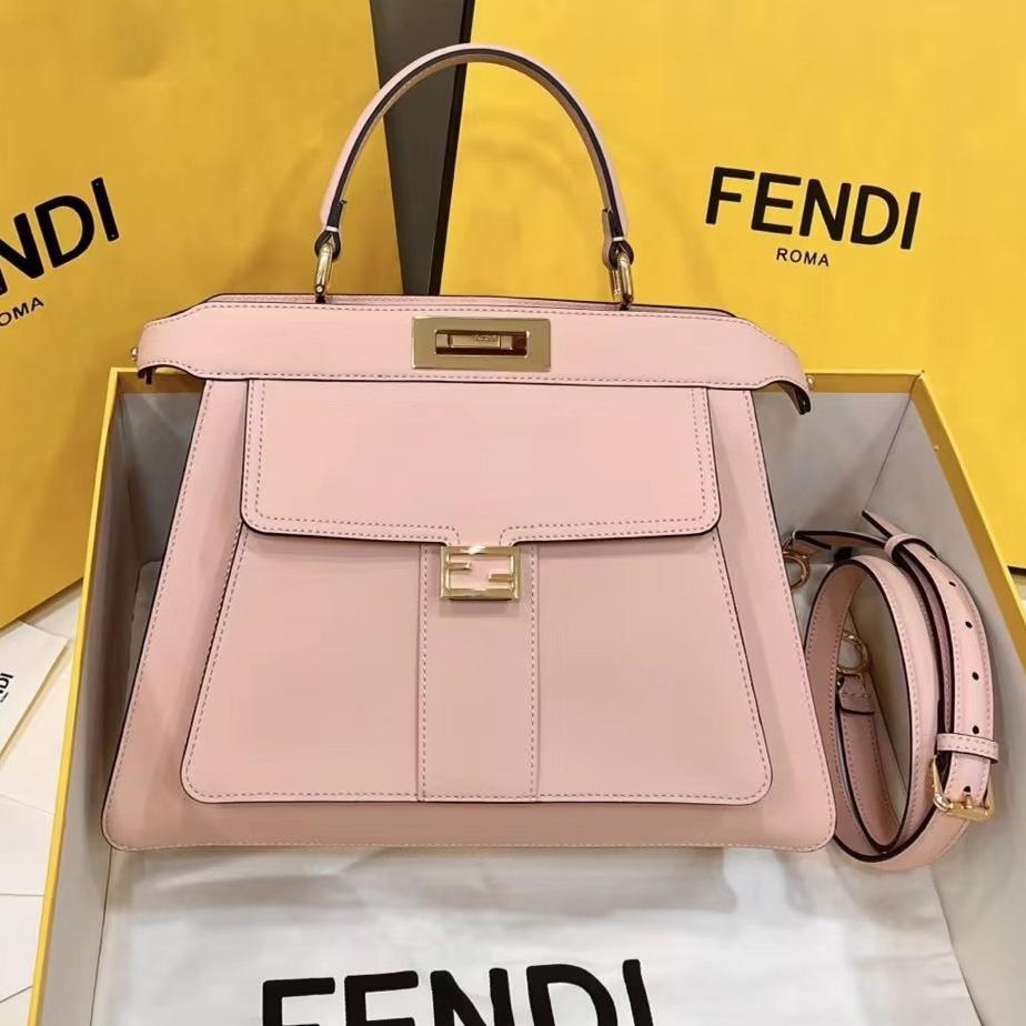 SAC FENDI PEEKABOO 33 EN CUIR DE VEAU ROSE CLAIR AVEC BANDOULIÈRE ET QUINCAILLERIE DORÉ
