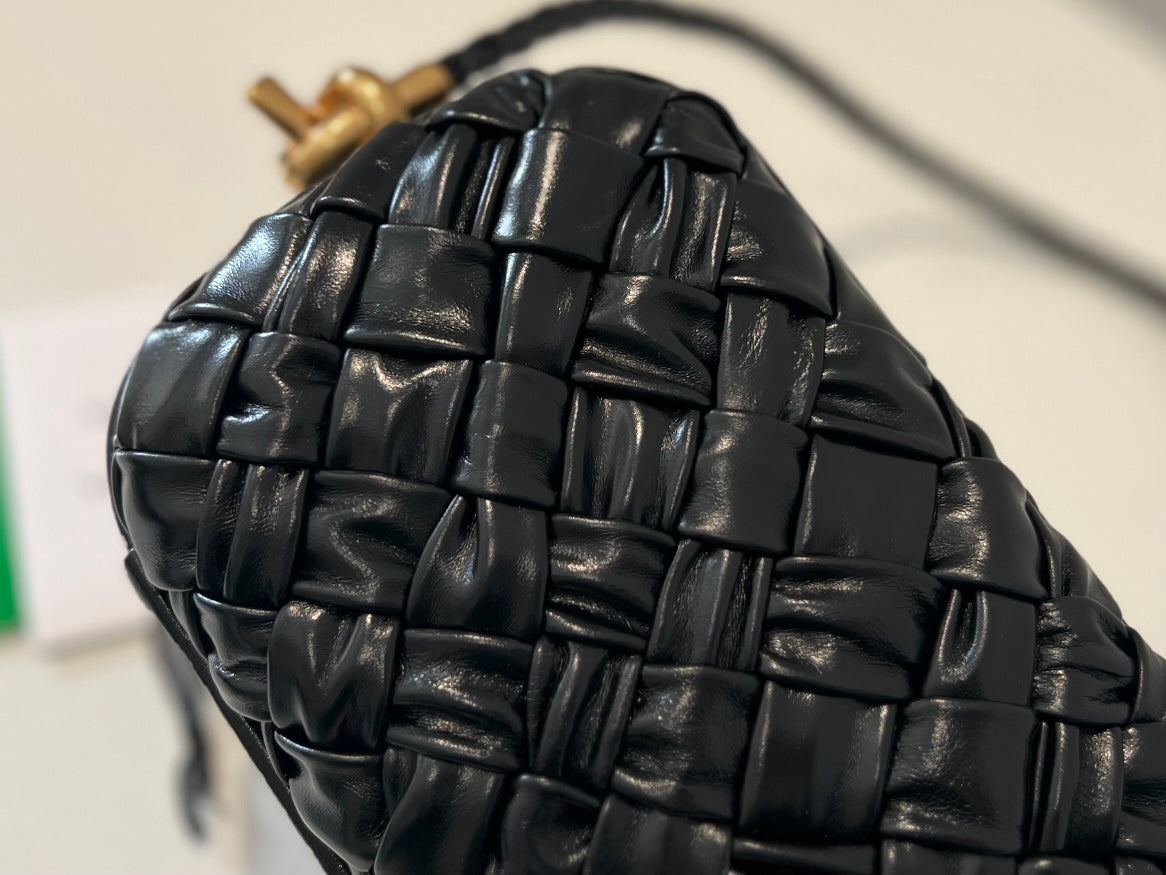 NOEUD 20 EN CUIR D'AGNEAU NOIR AVEC CHAÎNE