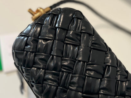 NOEUD 20 EN CUIR D'AGNEAU NOIR AVEC CHAÎNE