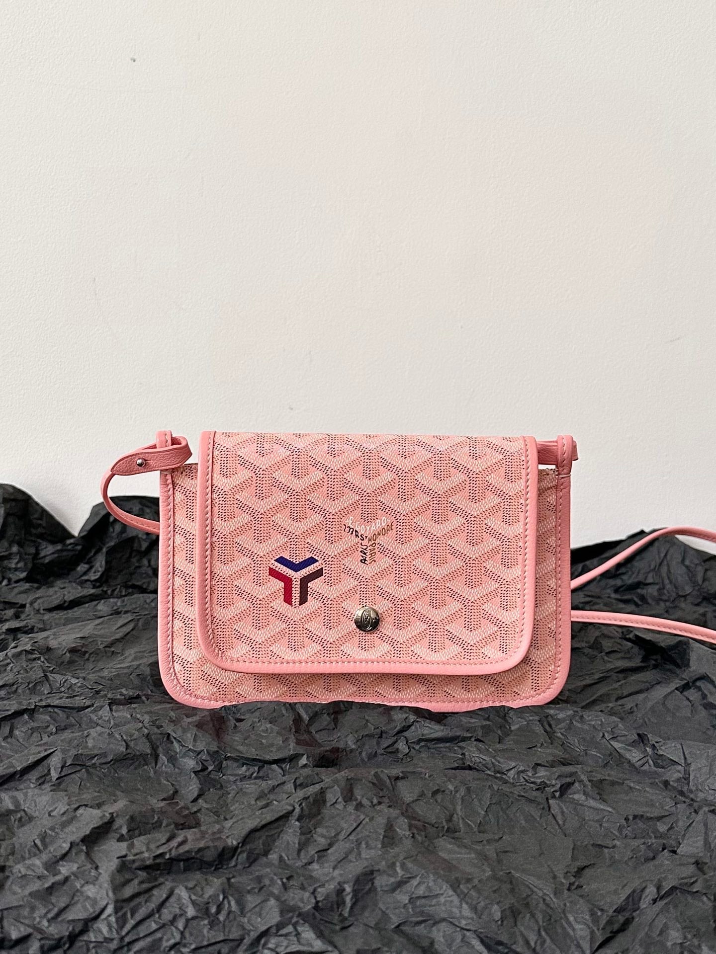 PORTEFEUILLE PLUMET POCKET 20 EN TOILE GOYARDINE ROSE ET GARNITURE AGNEAU