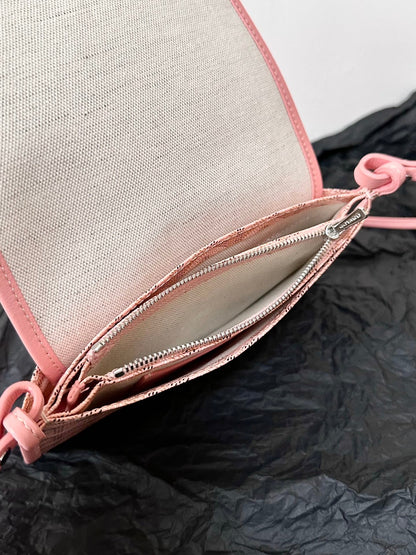 PORTEFEUILLE PLUMET POCKET 20 EN TOILE GOYARDINE ROSE ET GARNITURE AGNEAU