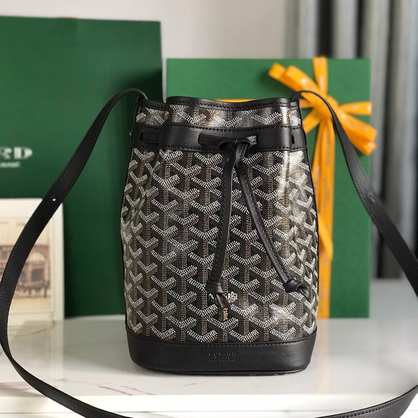 SAC SEAU PETIT FLOT 22 EN TOILE GOYARDINE NOIRE ET BORDURE EN AGNEAU