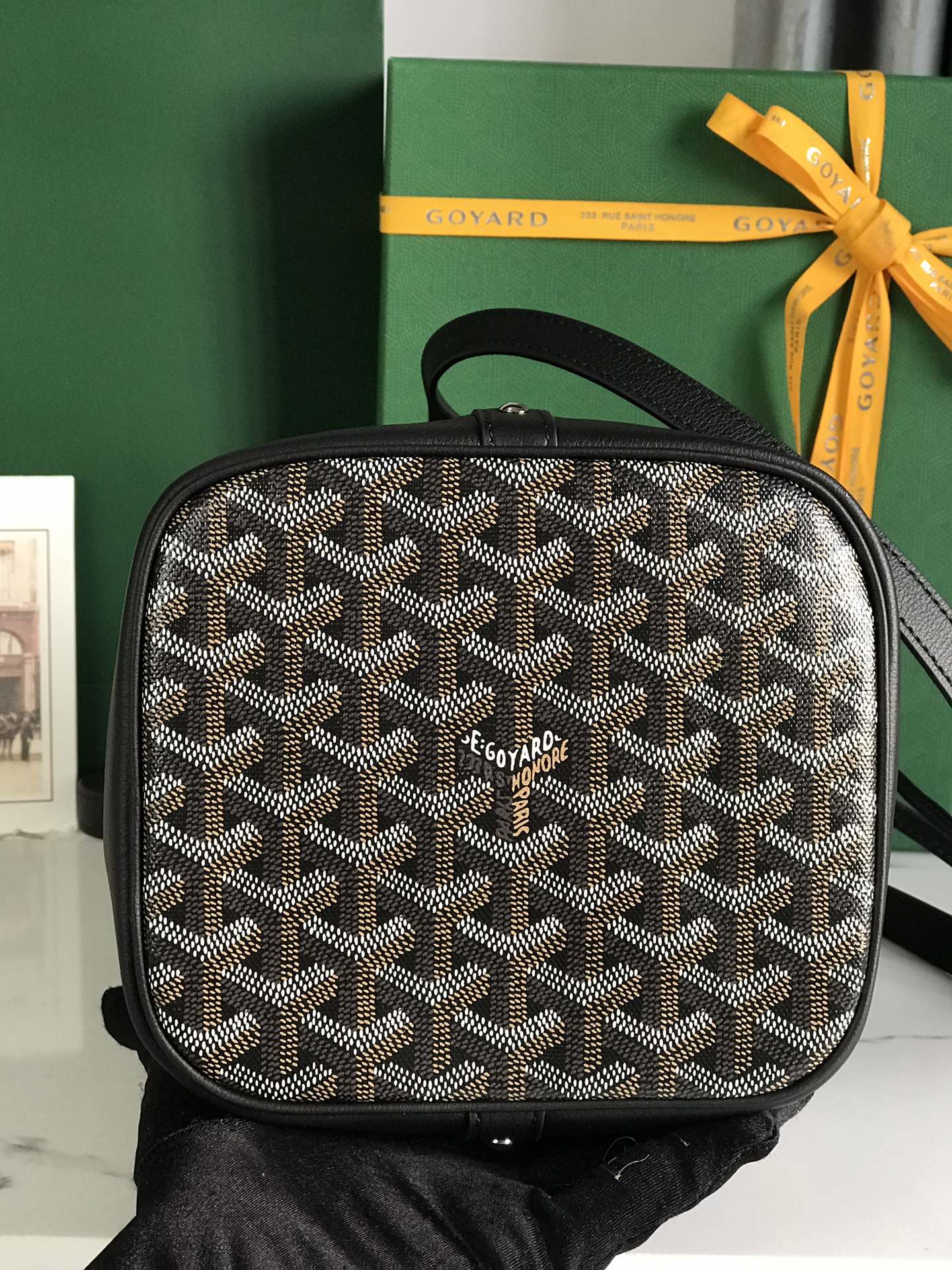 SAC SEAU PETIT FLOT 22 EN TOILE GOYARDINE NOIRE ET BORDURE EN AGNEAU