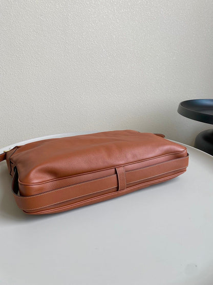 SAC SOUS LES BRAS ROMY 43 CUIR DE VEAU ORANGE ROUILLE