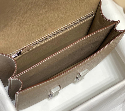 コンスタンス 24 エトゥープ エプソムレザー シルバー金具