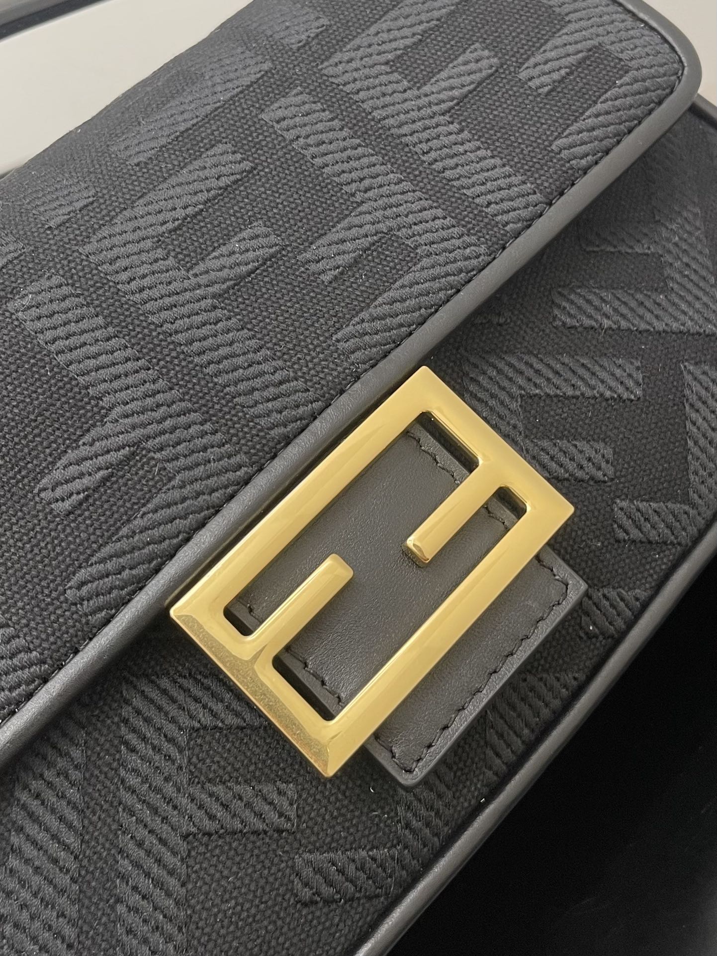 フェンディ バゲット 26 ブラック ナッパレザー バッグ（ゴールド金具付き）
