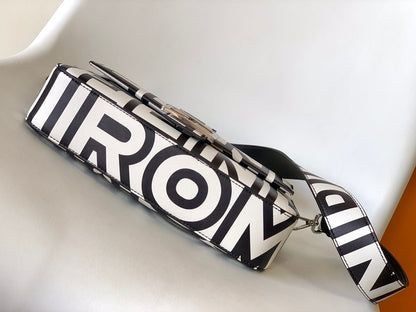 Sac Fend Roma &amp; Marc Jacobs 27 en cuir noir et blanc 