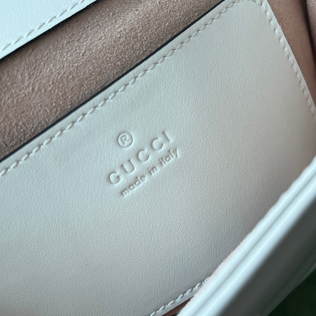 gg marmont mini 18 cm en cuir de veau blanc avec finitions dorées
