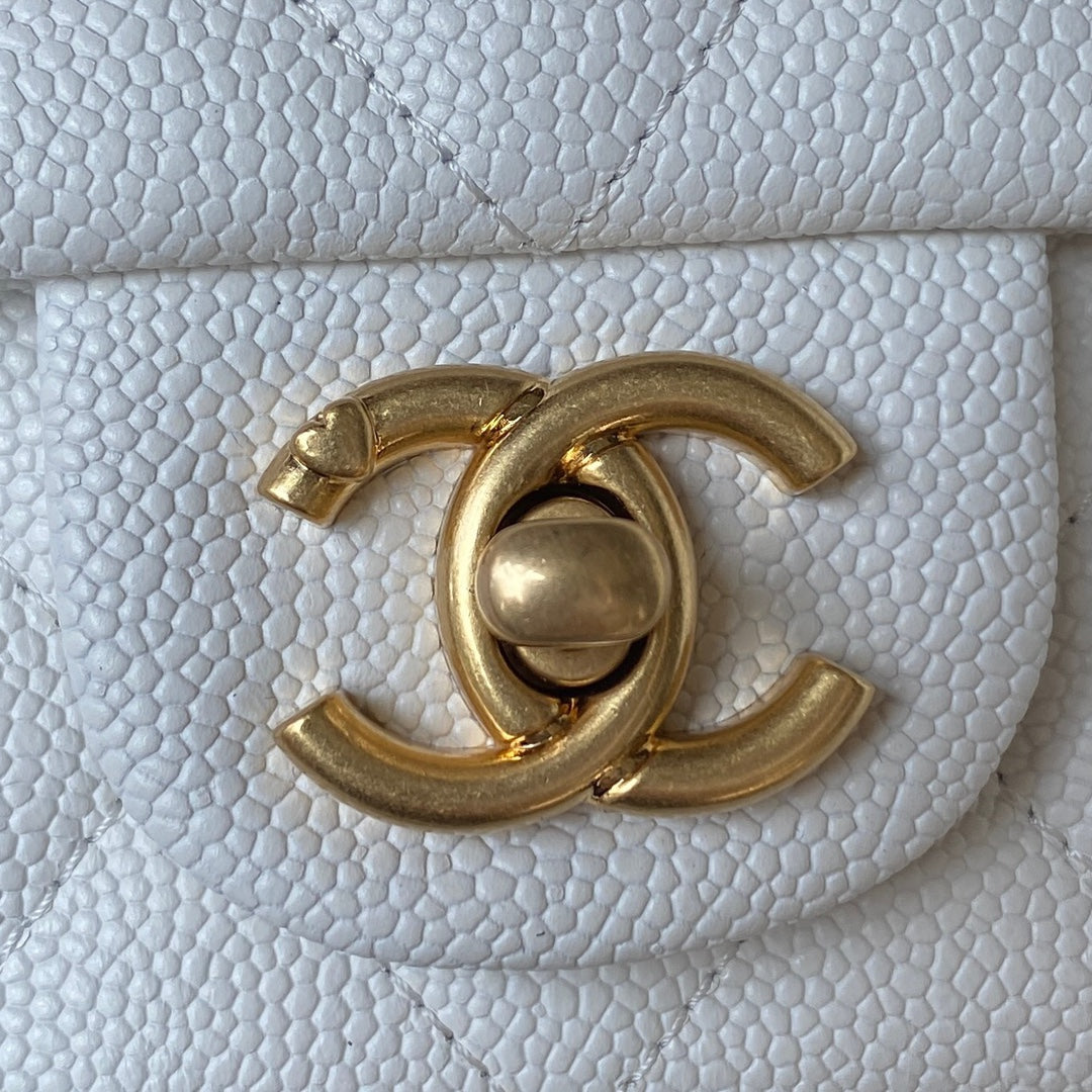 Sac à rabat 19 cm Blanc Caviar Quincaillerie dorée 