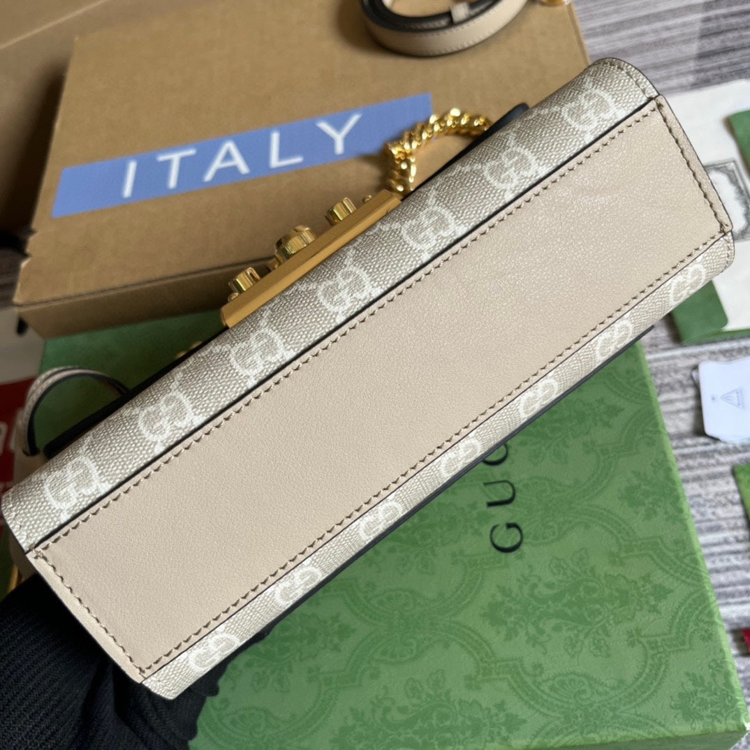 パドロック 22 スモール GG ショルダーバッグ（ベージュカーフスキン＆キャンバス）