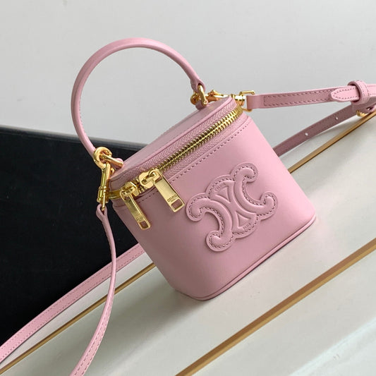 MINI TROUSSE DE VANITY TRIOMPHE EN CUIR DE VEAU ROSE