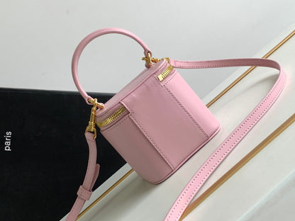 MINI TROUSSE DE VANITY TRIOMPHE EN CUIR DE VEAU ROSE