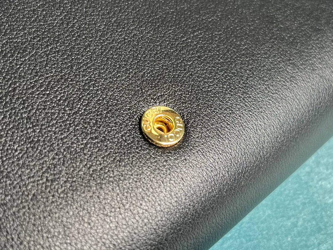SAC BANDOULIÈRE BLONDIE 21 EN CUIR DE VEAU NOIR ET QUINCAILLERIE DORÉ