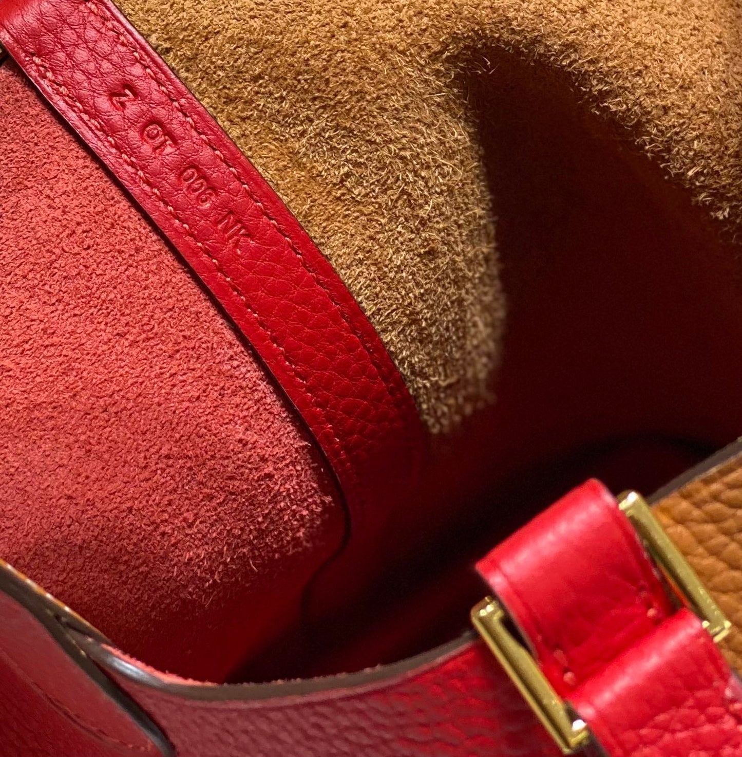 Picotin Lock 18 rouge marron Togo SHW