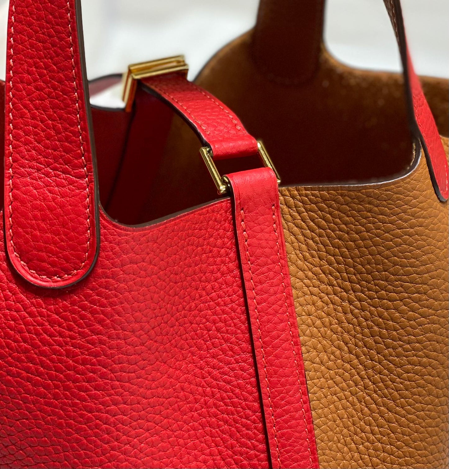 Picotin Lock 18 rouge marron Togo SHW