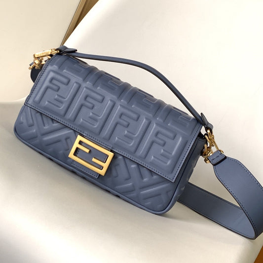 フェンド バゲット 27 バッグ FFモチーフ ブルーレザー GHW