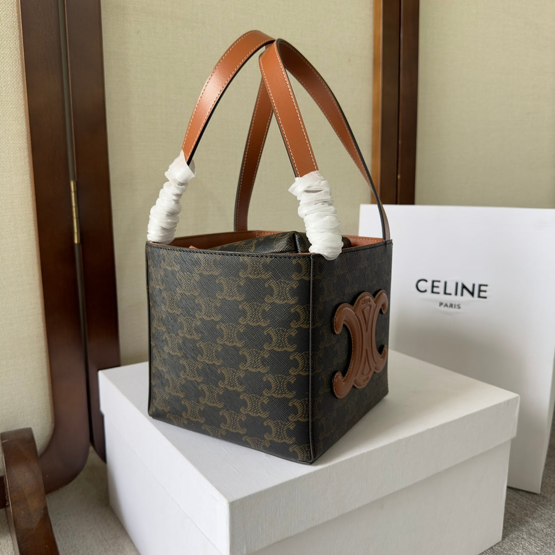 SAC CUBE 15 EN TOILE TRIOMPHE NOIRE ET CUIR DE VEAU MARRON