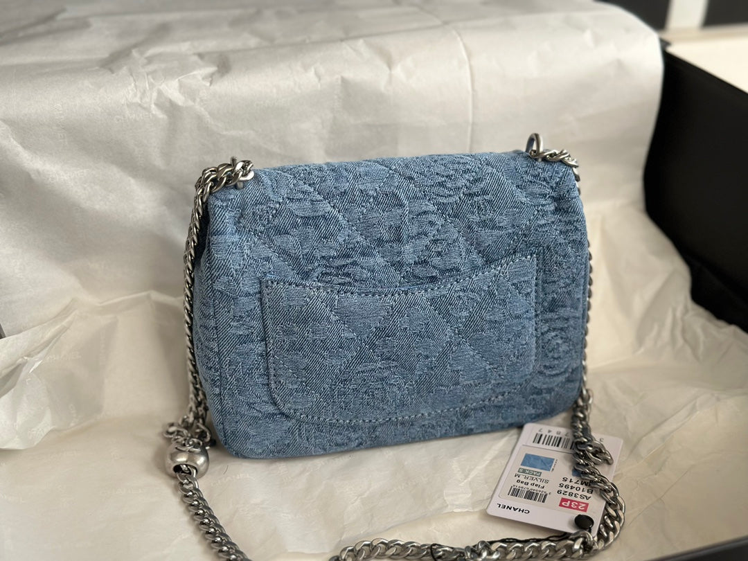 ccフラップバッグ 14cm ブルーデニム シルバー金具