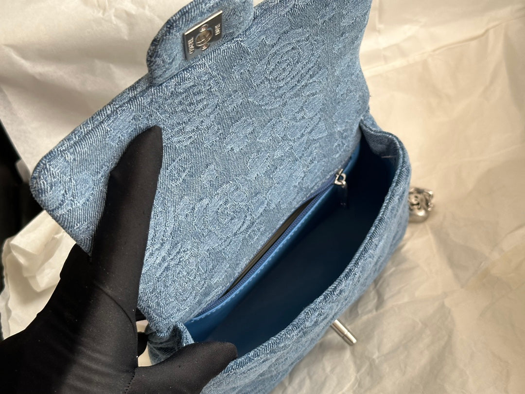 ccフラップバッグ 14cm ブルーデニム シルバー金具