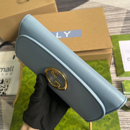 SAC BANDOULIÈRE BLONDIE 21 EN CUIR DE VEAU BLEU CIEL, QUINCAILLERIE DORÉ