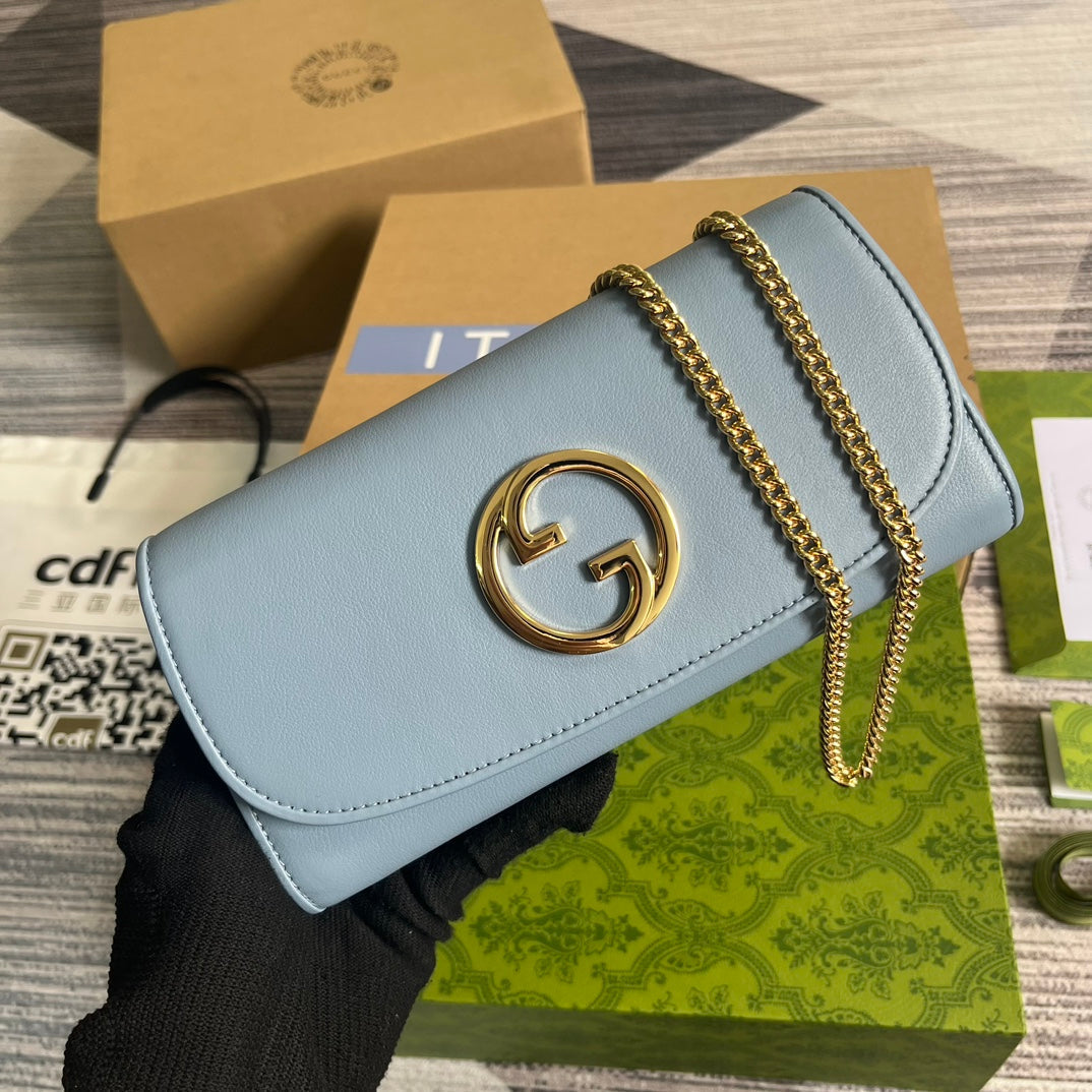 SAC BANDOULIÈRE BLONDIE 21 EN CUIR DE VEAU BLEU CIEL, QUINCAILLERIE DORÉ