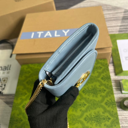 SAC BANDOULIÈRE BLONDIE 21 EN CUIR DE VEAU BLEU CIEL, QUINCAILLERIE DORÉ